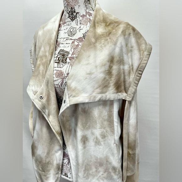 BAGATELLE Tan and white tie dye wide collar sweatshirt size M - Picture 3 of 15